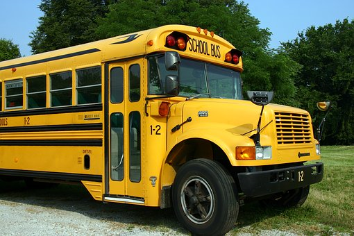 school-bus-2645085__340.bmp